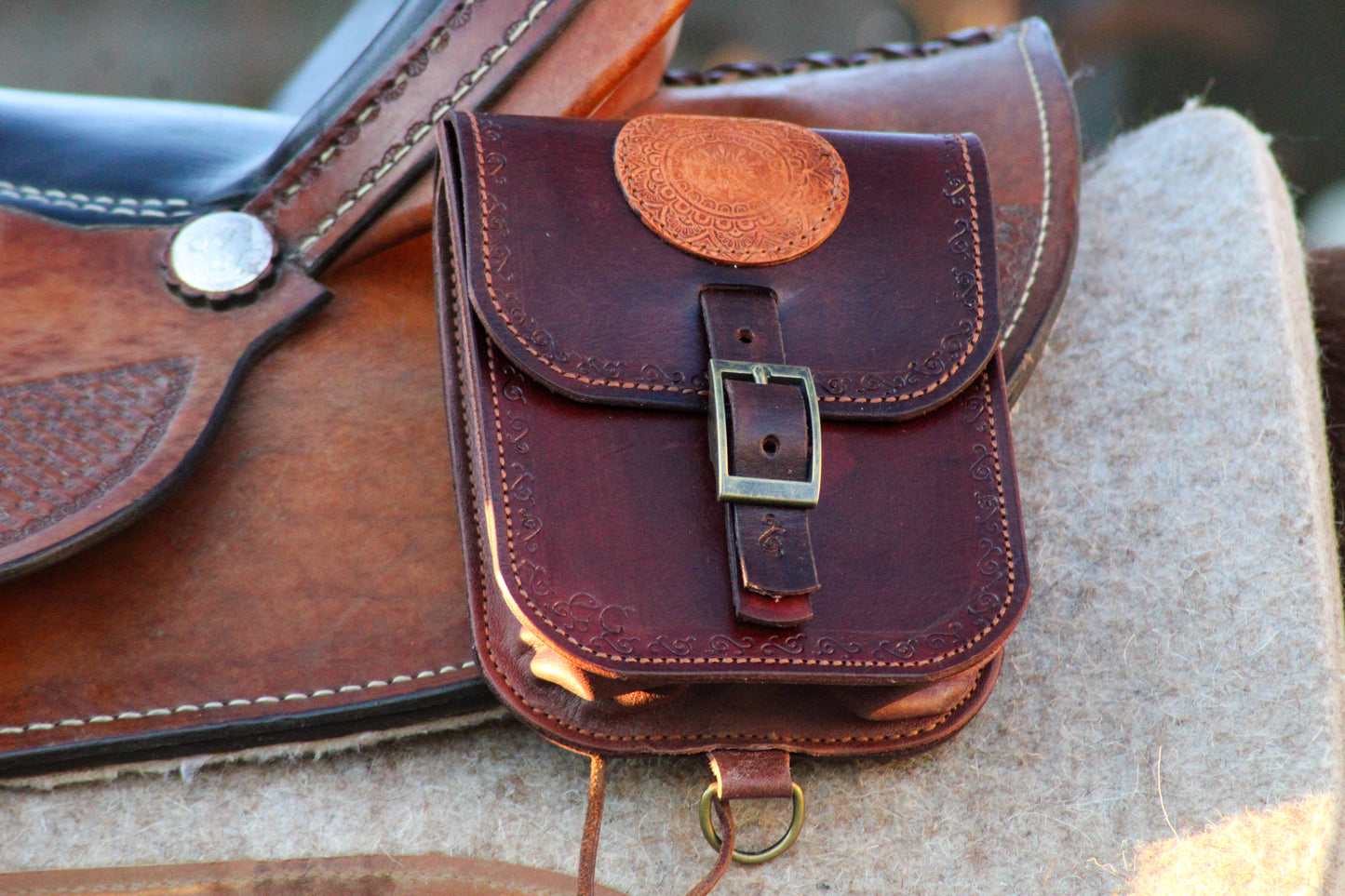 Kleine Satteltasche "Sally" mit Karabiner für alle Sattelarten