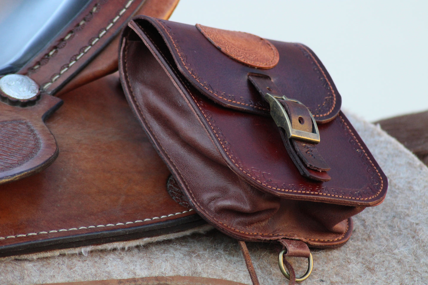 Kleine Satteltasche "Sally" mit Karabiner für alle Sattelarten