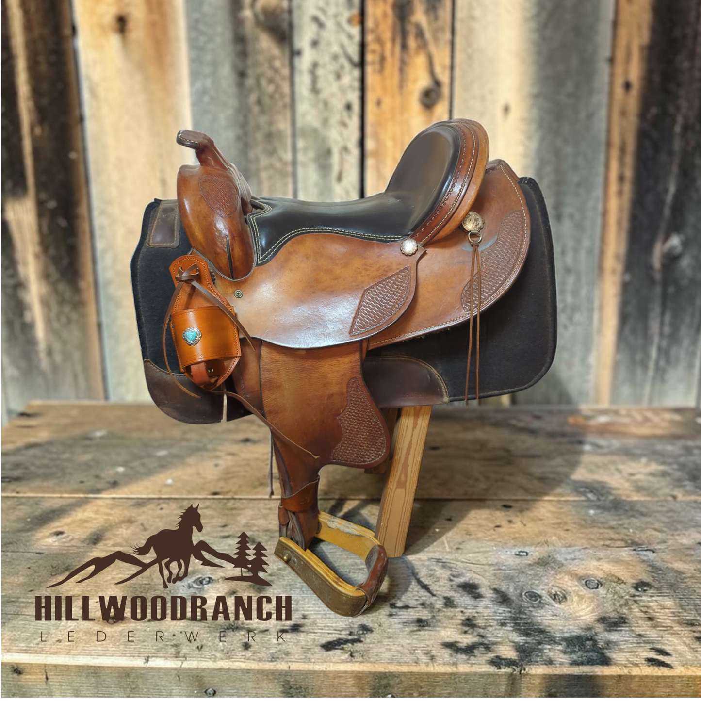 Kleiner Flaschenhalter mit Clip für Gürtel und Sattel